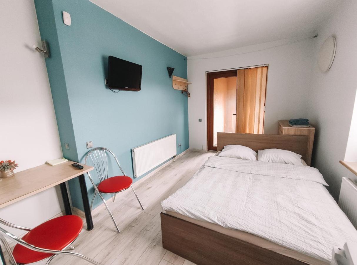 K-Town - Cozy Apartment Near The City Center Kaunas Bagian luar foto