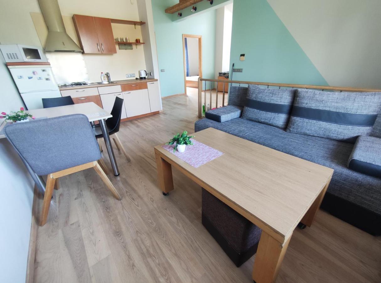 K-Town - Cozy Apartment Near The City Center Kaunas Bagian luar foto